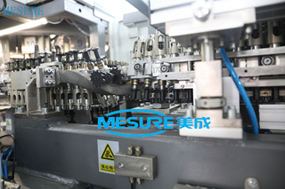 Комбинированная машина для блаженной кости для бутылок для домашних животных | Пользовательская линия наполнения минеральной воды, высокая эффективность и выход