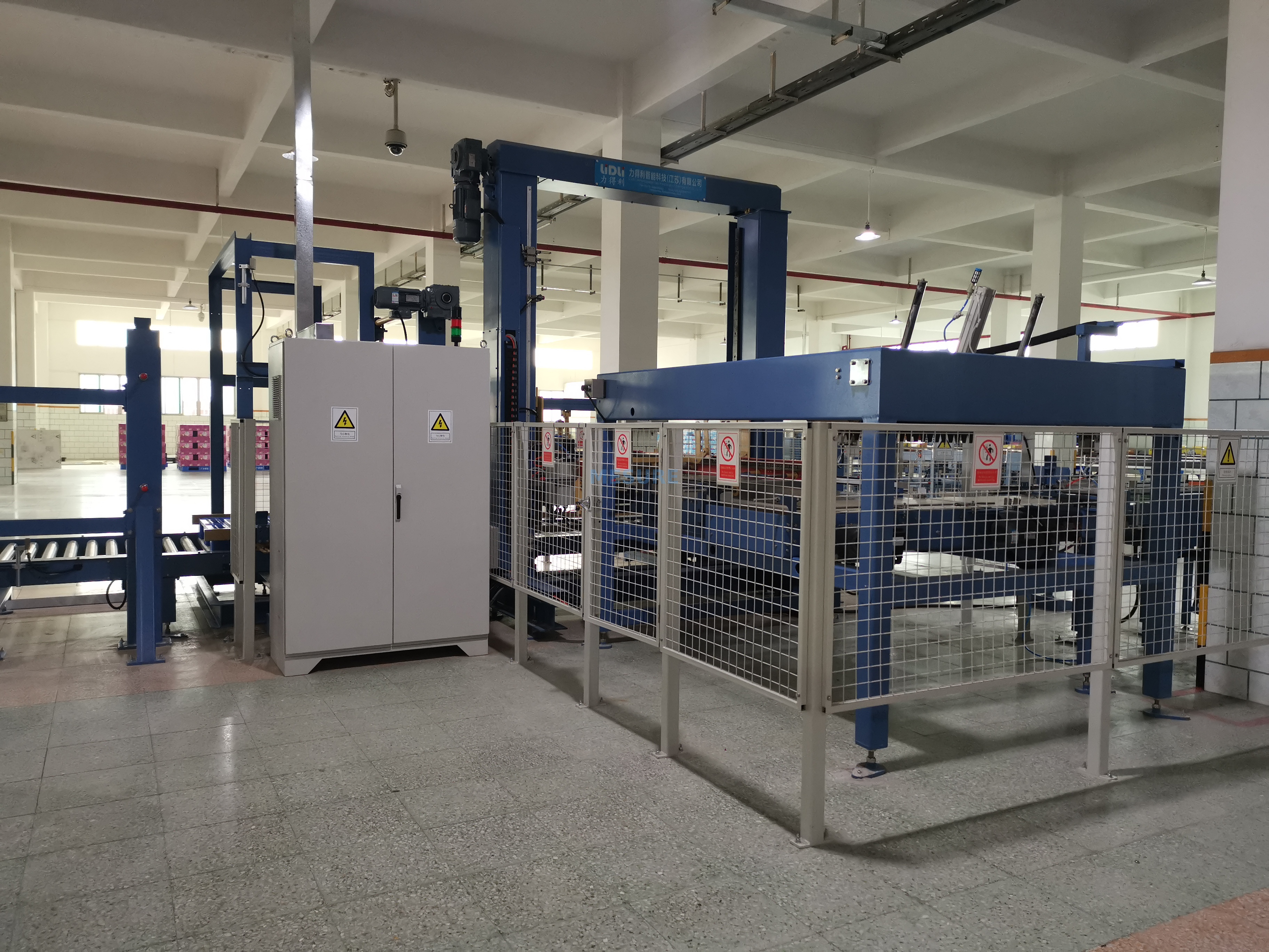 Автоматическая колонна типа робот -картонная коробка коробка коробки 5 галлона стеклянная бутылка банки с бочкой.