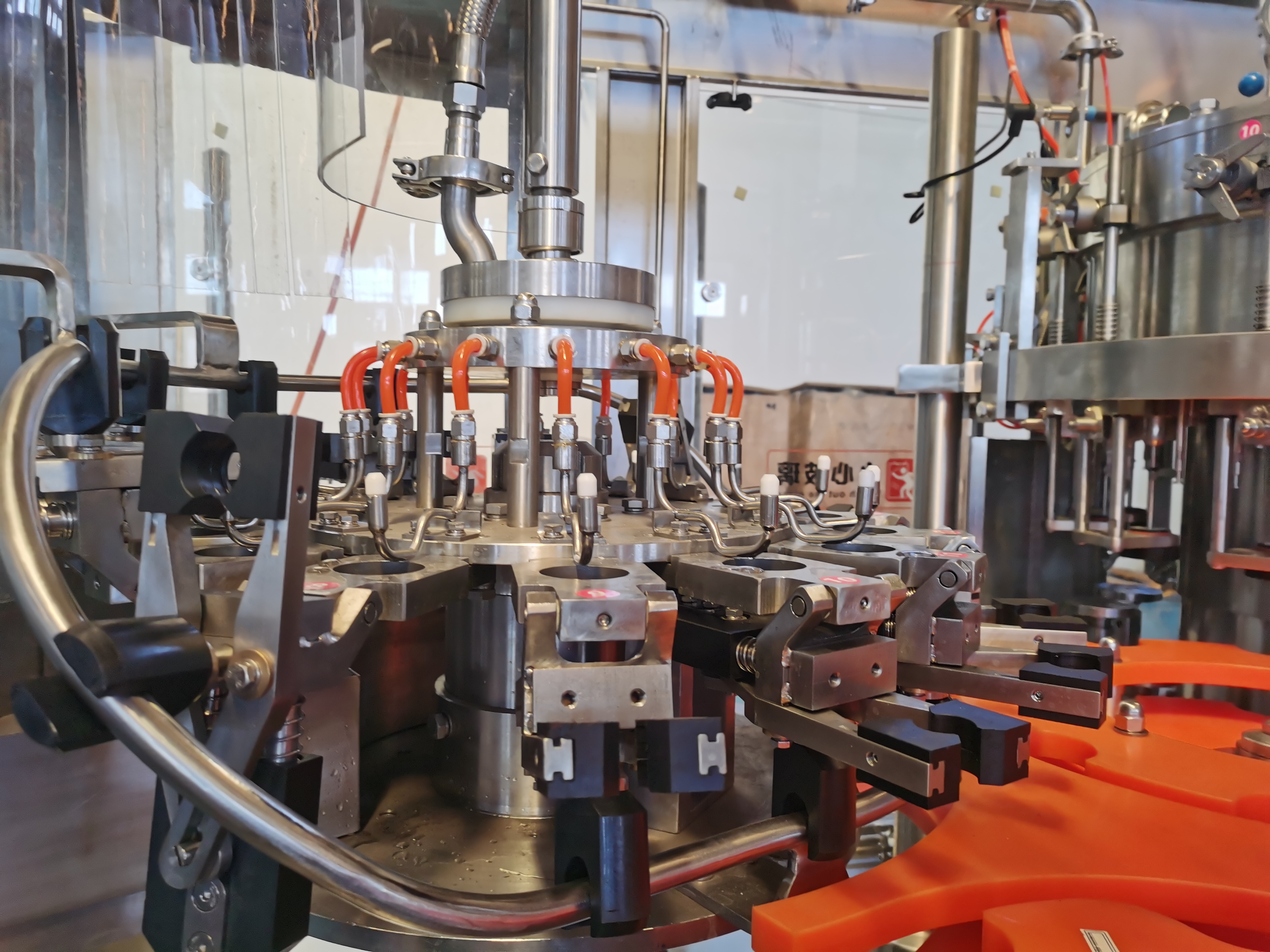 Стекло из бутилированного крафтового пива заполнение полной линейки ROPP Cap 