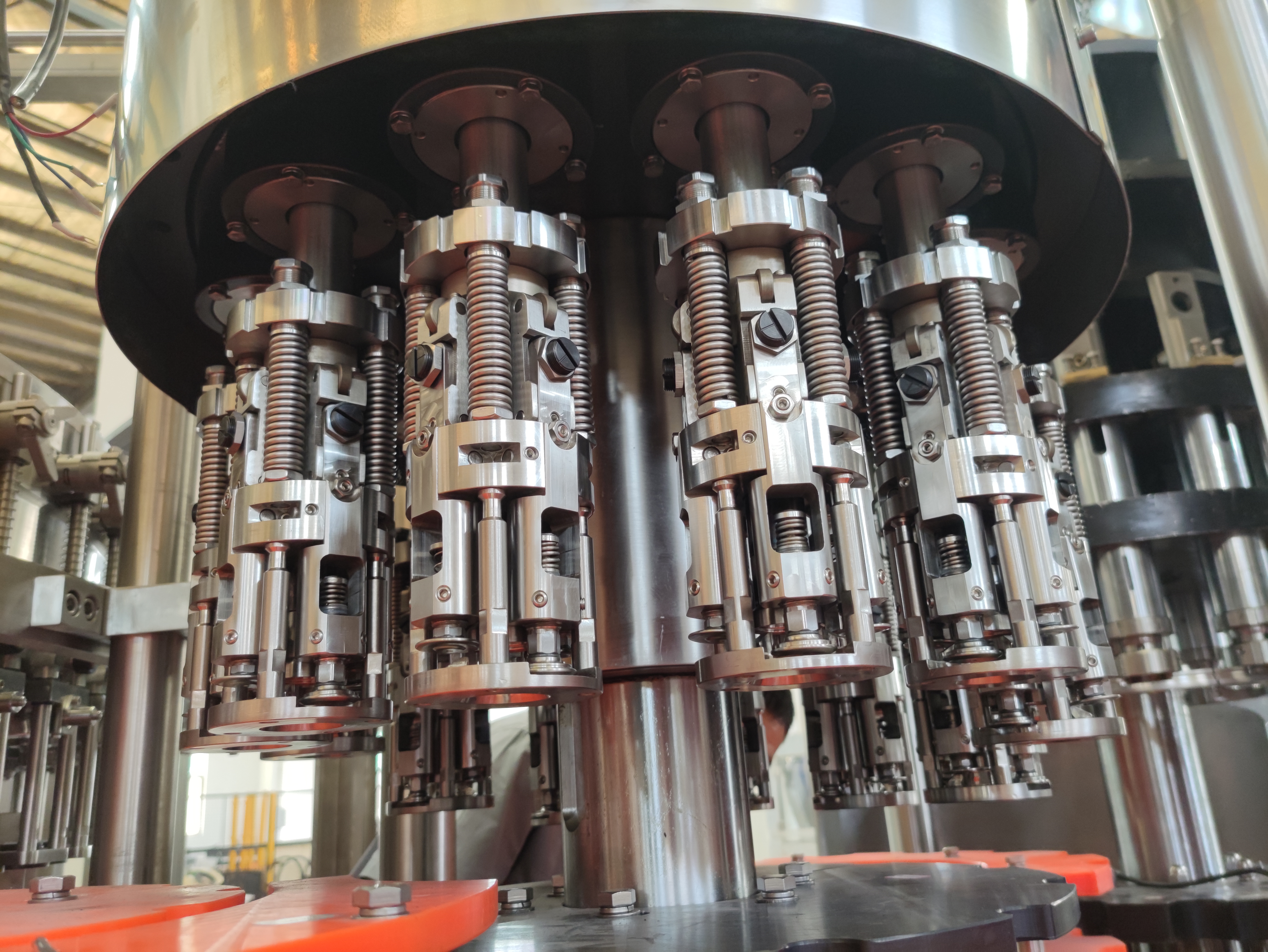 Точная наполнение автоматической стеклянной бутылочной линии пива /высокоскоростной, высокоэлектростанции 