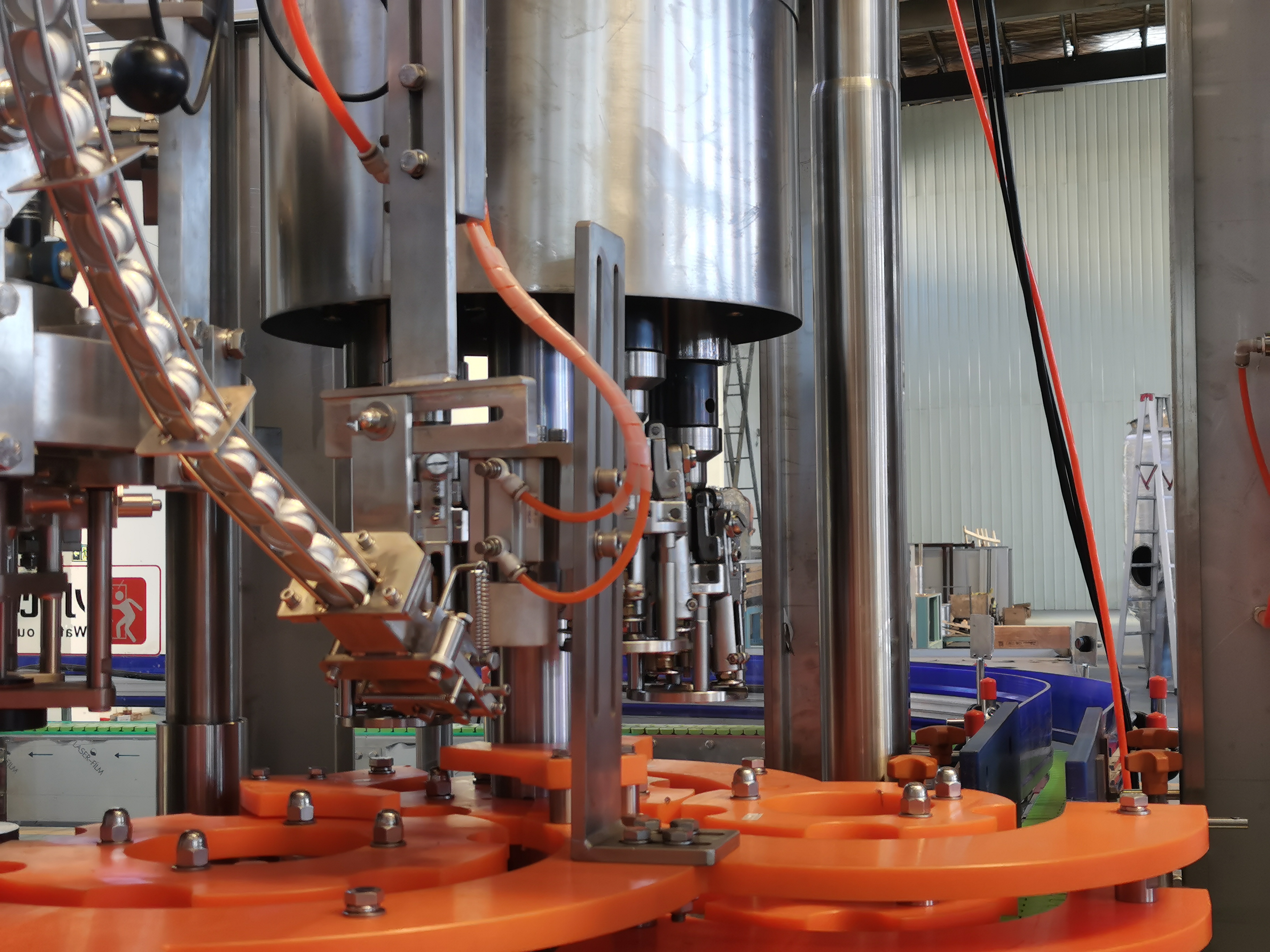 Стекло из бутилированного крафтового пива заполнение полной линейки ROPP Cap 