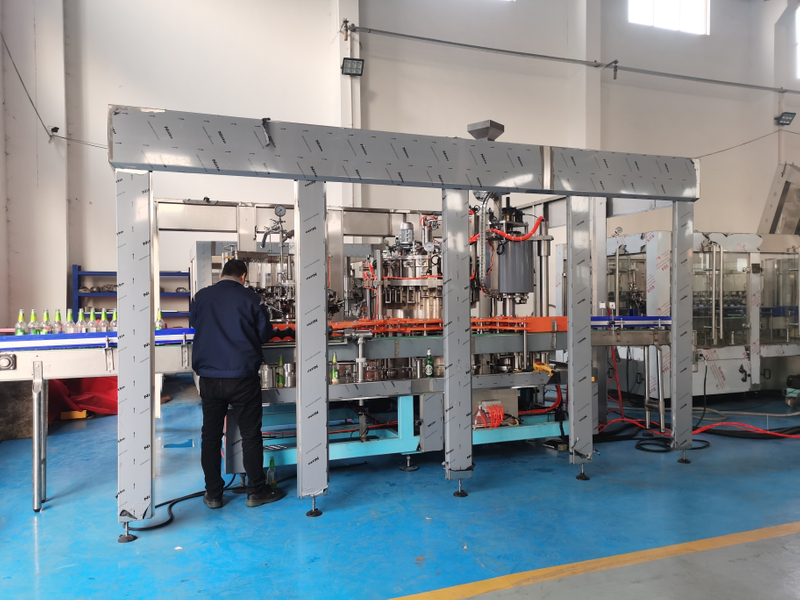 Стекло из бутилированного крафтового пива заполнение полной линейки ROPP Cap 