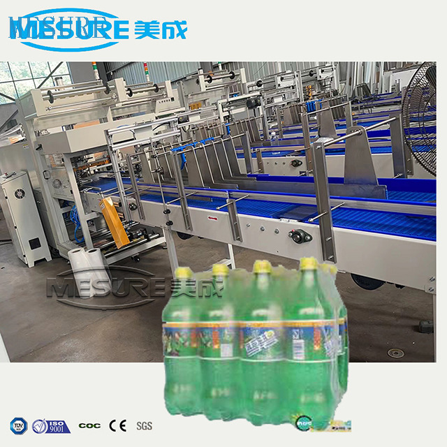 Автоматическая пленка пленки картонной панели или тренажера добавлена ​​тепловая оберточная машина для бутылочных банков